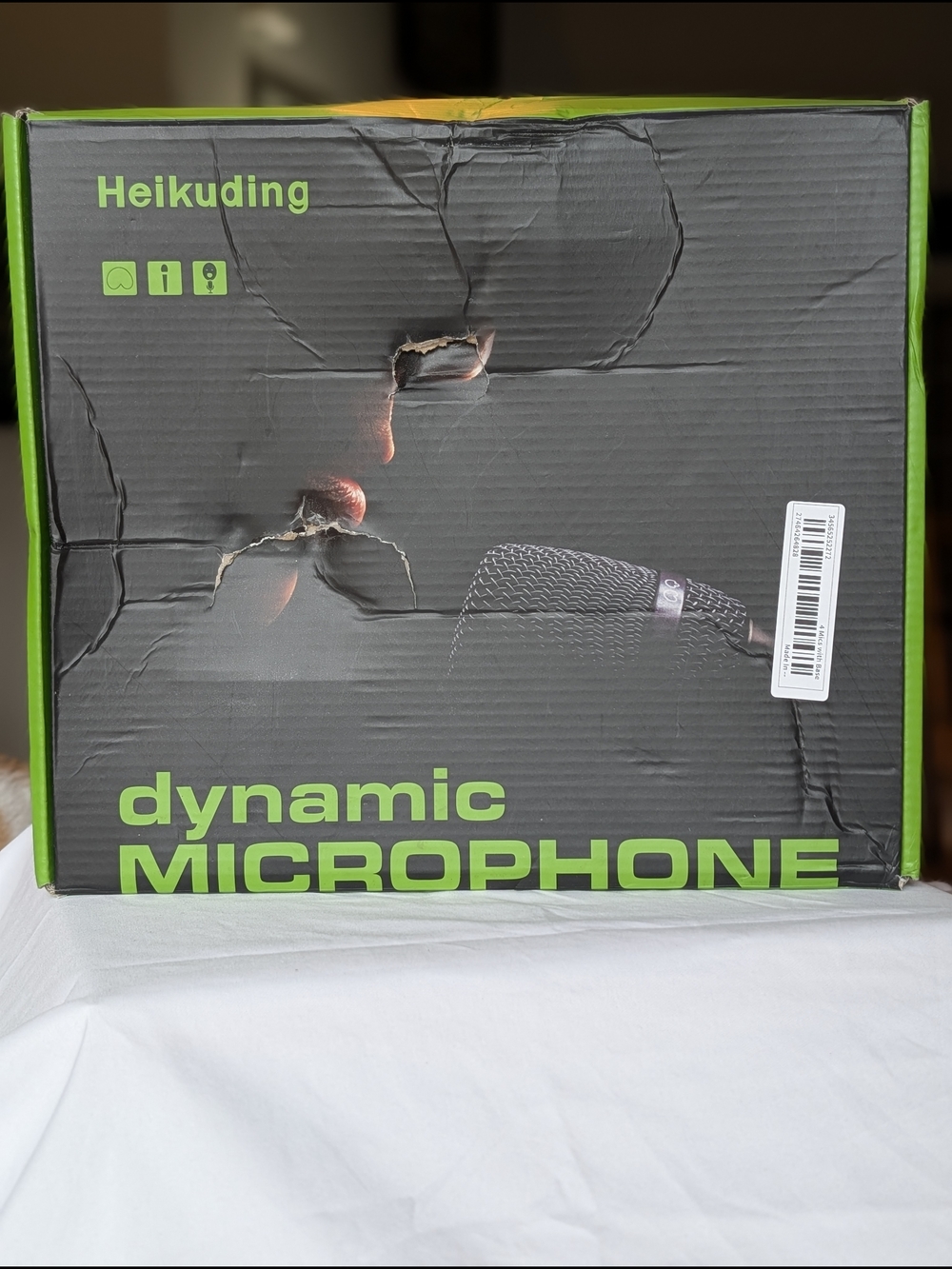A Set Of 4 Heikuding dynamic microphone.